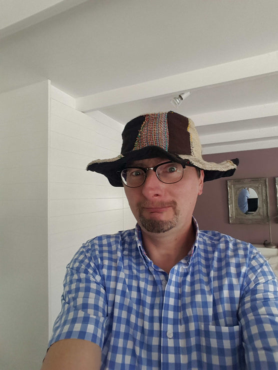South Africa Day 1: Hats, heat and er, wine!!
